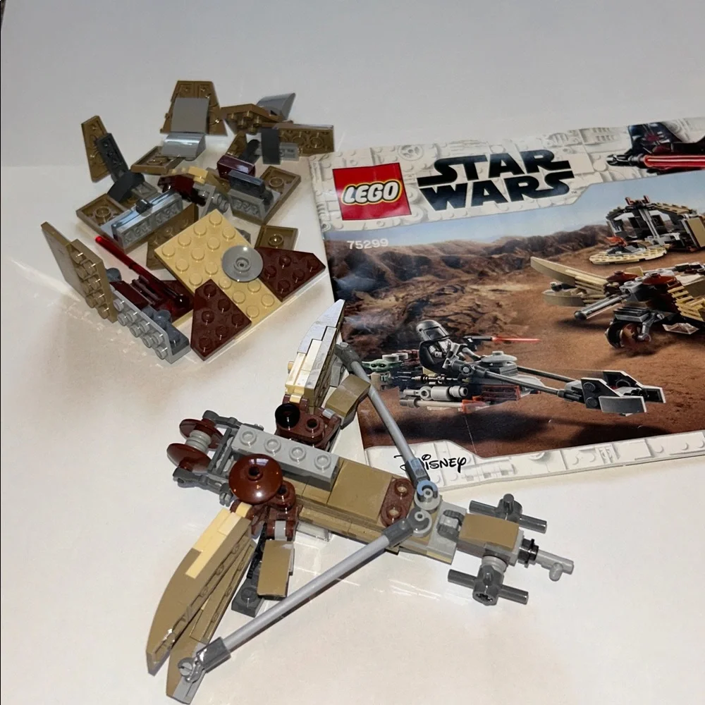 LEGO Star Wars Trouble on Tatooine Set #75299 Built set. Missing pieces. No box.